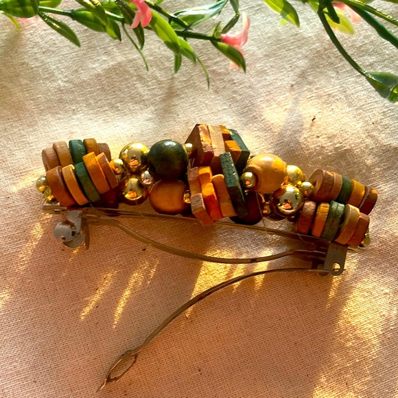 Raised Wood & Gold Beadwork Hair Brooch - Picture 3 of 9